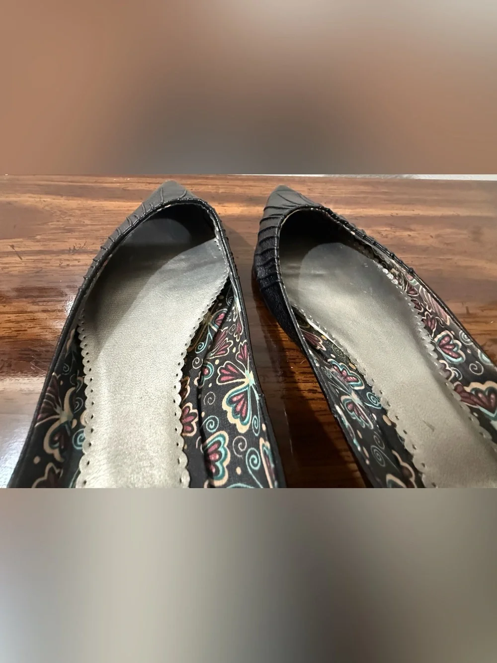 American Eagle Outfitters Black Pointed Toe Ballet Flats